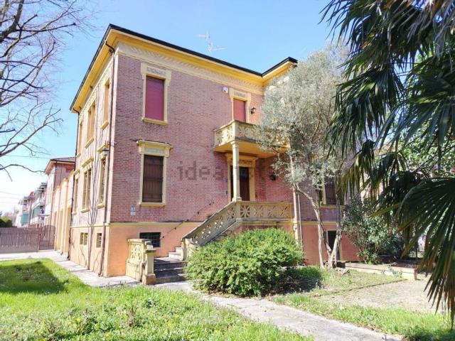Casa in vendita a Unione Comuni Modenesi Area Nord, Mirandola