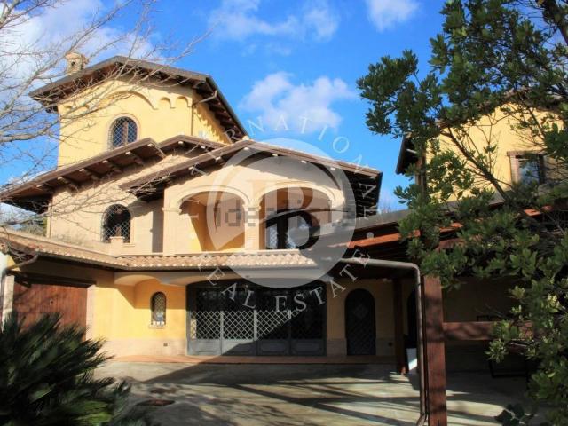Casa in vendita a Unione dei Comuni della Val Vibrata, Tortoreto