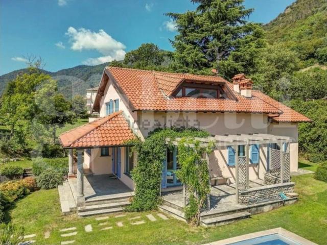 Casa in vendita a Caslino D'erba, Lombardia