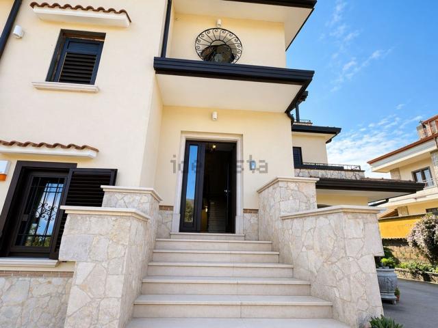 Casa in vendita a Finestrelle, Monteforte Irpino