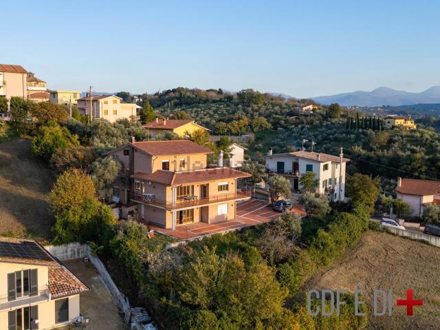 Casa in vendita a Castelnuovo Di Farfa, Lazio