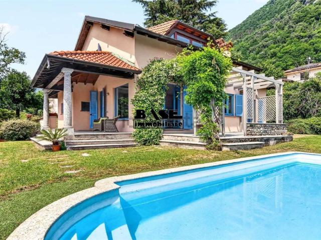 Casa in vendita a Caslino D'erba, Lombardia