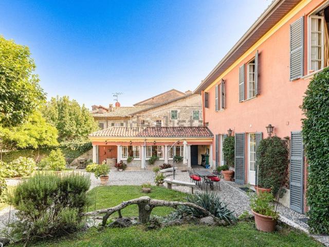 Casa in vendita a Crevenna, Erba