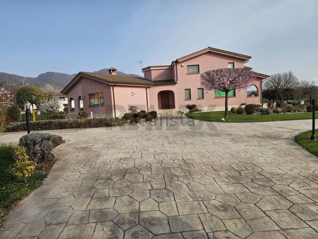 Casa in vendita a Padula, Campania