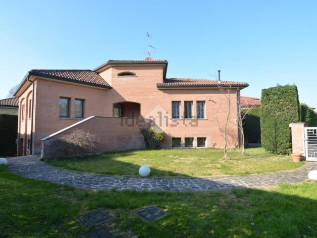Casa in vendita a Bernareggio, Lombardia