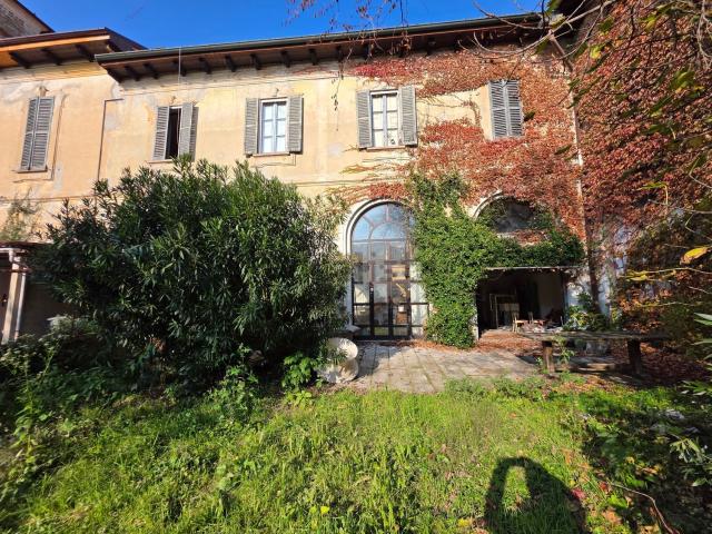 Casa in vendita a Vittuone, Lombardia