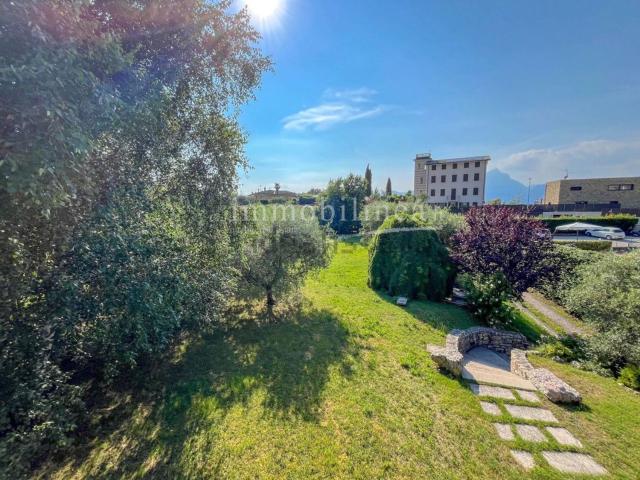 Casa in vendita a Torri Del Benaco, Veneto