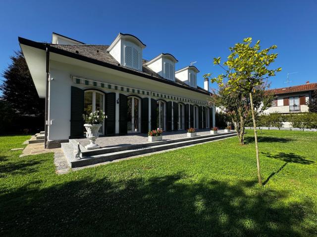 Casa in vendita a Uboldo, Lombardia