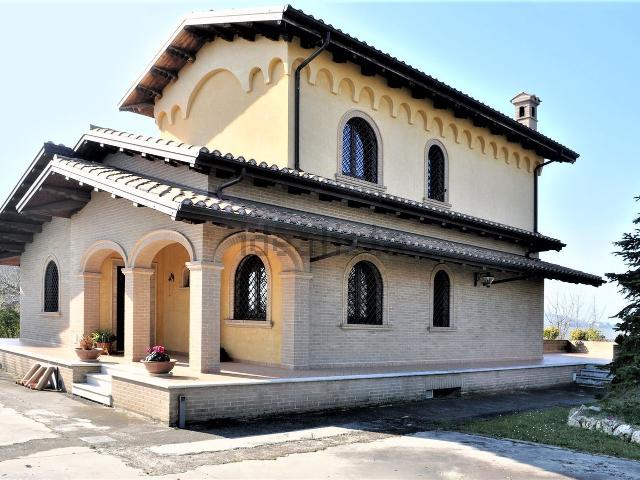 Casa in vendita a Unione dei Comuni della Val Vibrata, Tortoreto