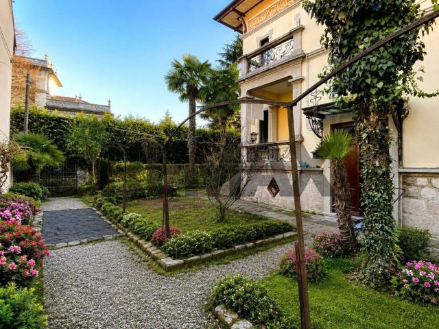 Casa in vendita a Villa Lesa, Lesa