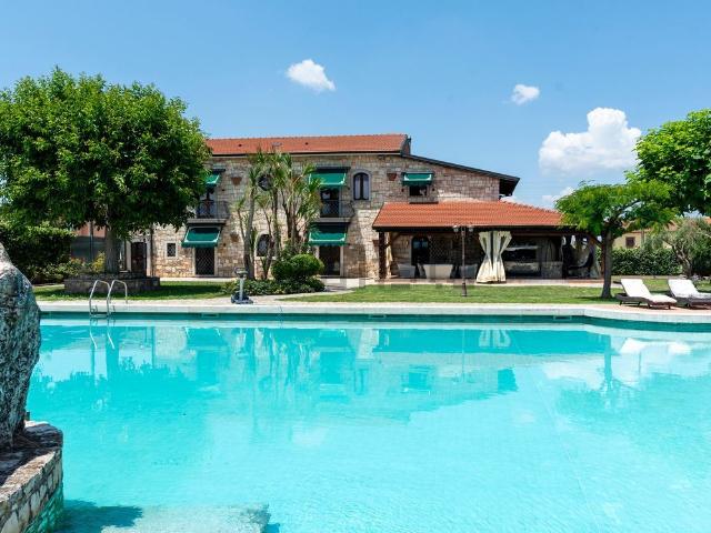 Casa in vendita a Calvi, Campania
