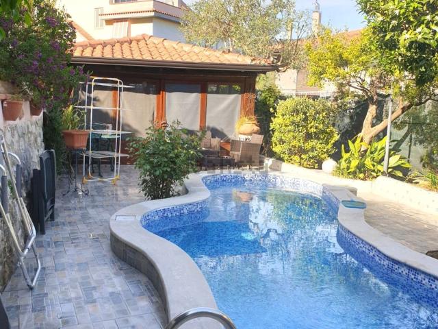 Casa in vendita a Ventosa, Santi Cosma e Damiano