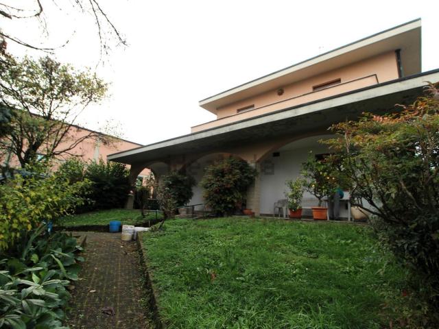 Casa in vendita a Cusago, Lombardia