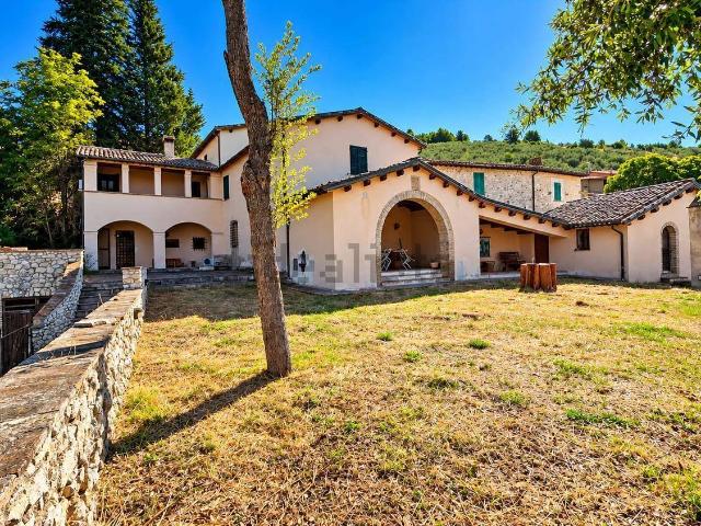 Casa in vendita a Santa Maria in Valle, Trevi