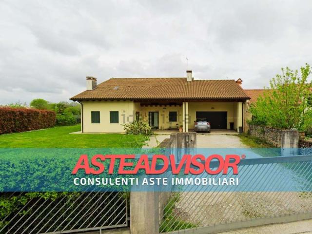 Casa in vendita a Rossano Veneto, Veneto