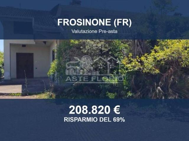 Casa in vendita a Frosinone, Lazio