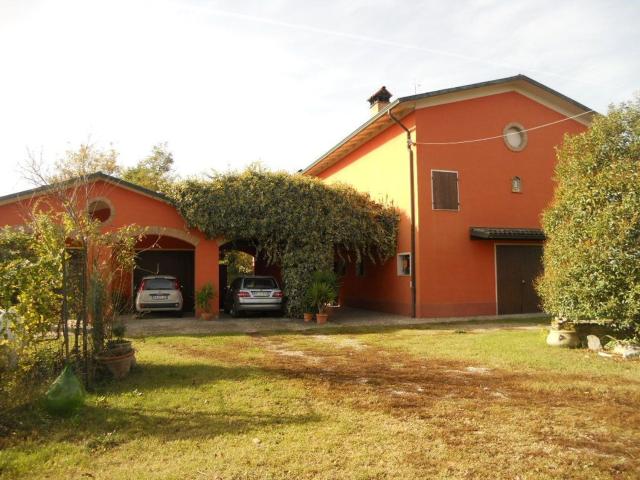 Casa in vendita a Modena, Albareto