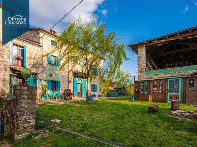 Casa in vendita a Piozzano, Reggio Emilia