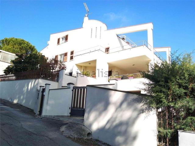 Casa in vendita a Marche, Ancona