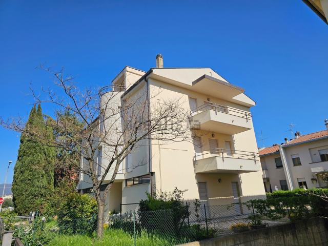 Casa in vendita a Foligno, Umbria