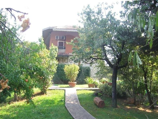 Casa in vendita a Zona Est, Brescia