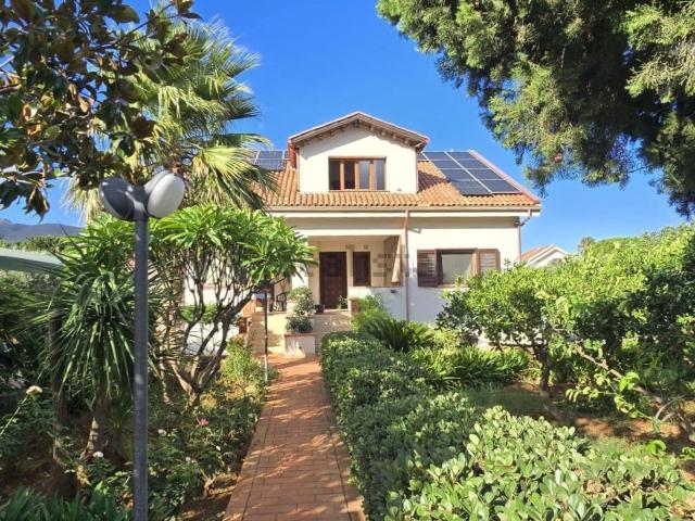Casa in vendita a Cardillo, Palermo