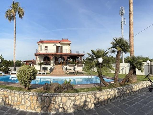 Casa in vendita a Giugliano In Campania, Campania