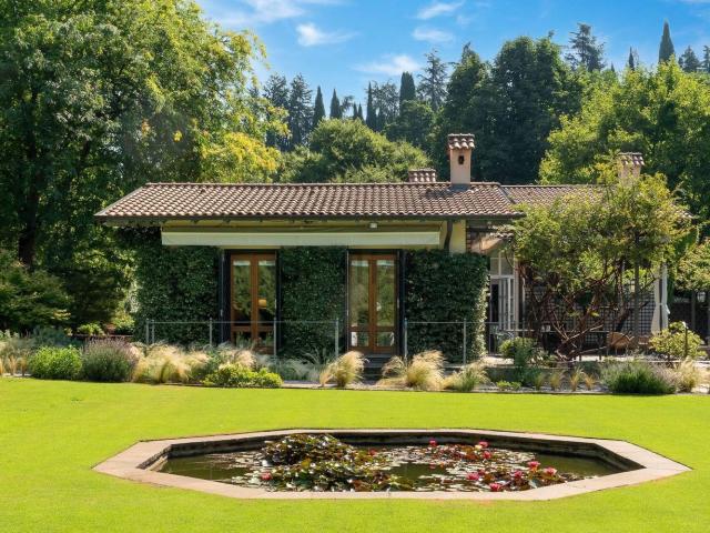 Casa in vendita a Monguzzo, Lombardia
