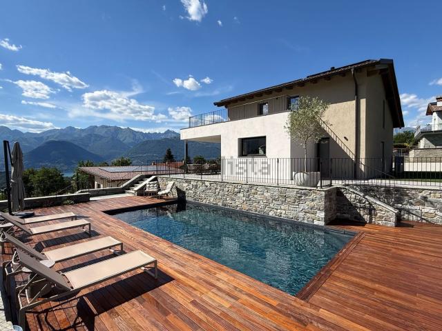 Casa in vendita a Villatico, Colico