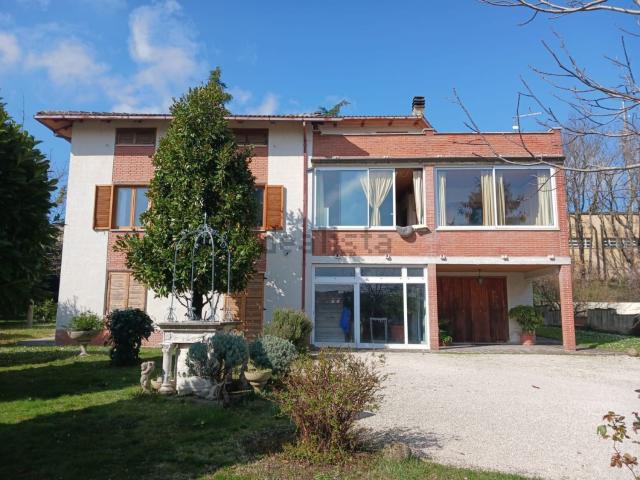 Casa in vendita a Marche, Macerata