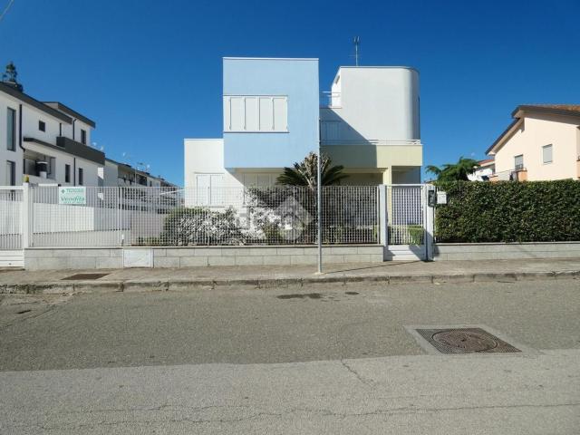 Casa in vendita a Policoro, Basilicata
