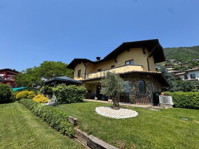 Casa in vendita a Gandino, Lombardia