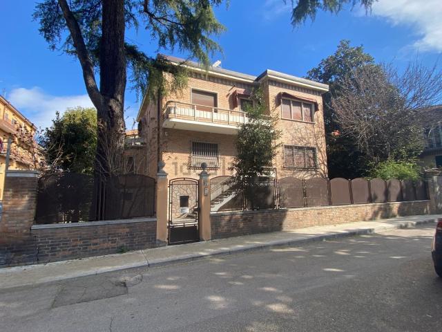 Casa in vendita a Centro cittadino, Ferrara