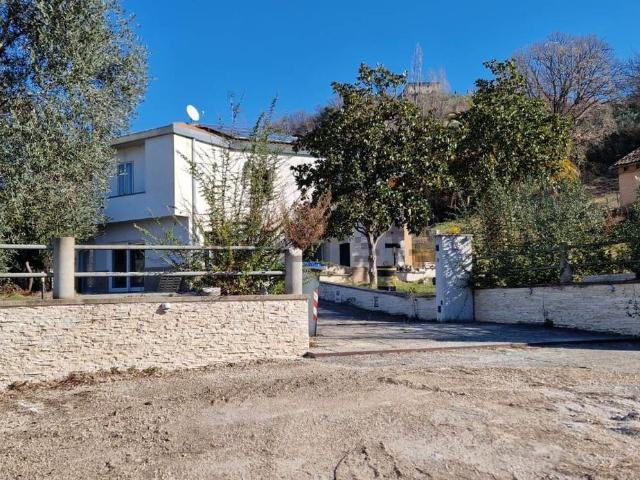 Casa in vendita a San Giovanni Profiamma, Foligno