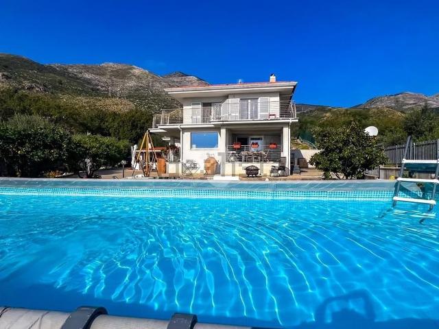Casa in vendita a Formia, Lazio