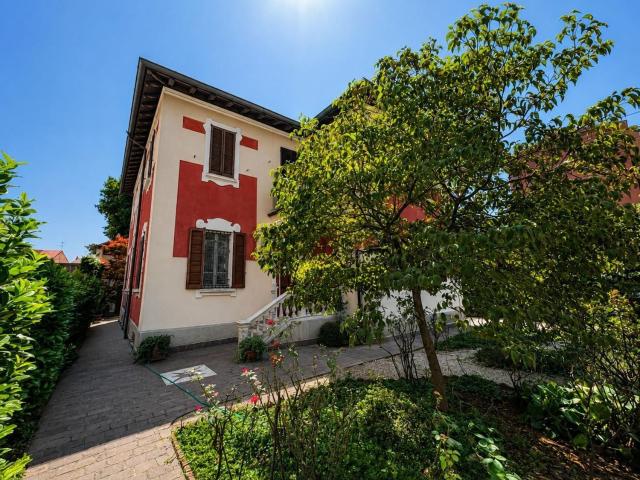 Casa in vendita a Sannazzaro de' Burgondi, Pavia