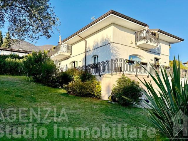 Casa in vendita a Comunità Montana Parco Alto Garda bresciano, Gardone Riviera