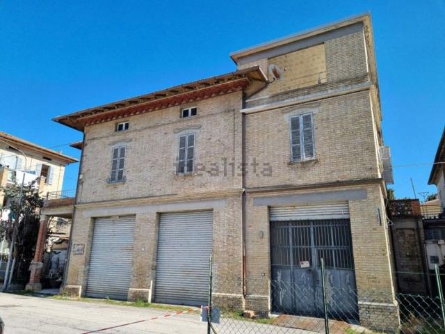 Casa in vendita a Marche, Fermo