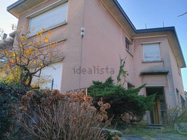 Casa in vendita a Valle Olona, Varese