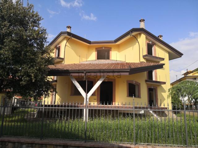 Casa in vendita a Albanella, Campania