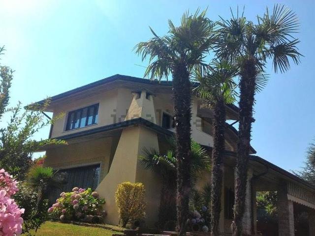 Casa in vendita a Manerba Del Garda, Lombardia