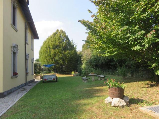 Casa in vendita a Novate Brianza, Merate