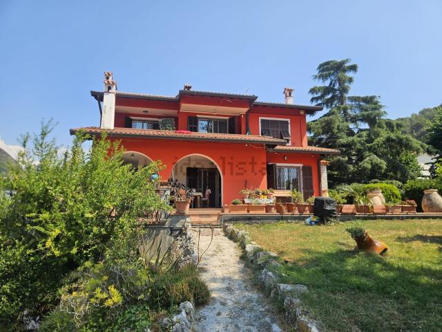 Casa in vendita a Ventimiglia, Liguria