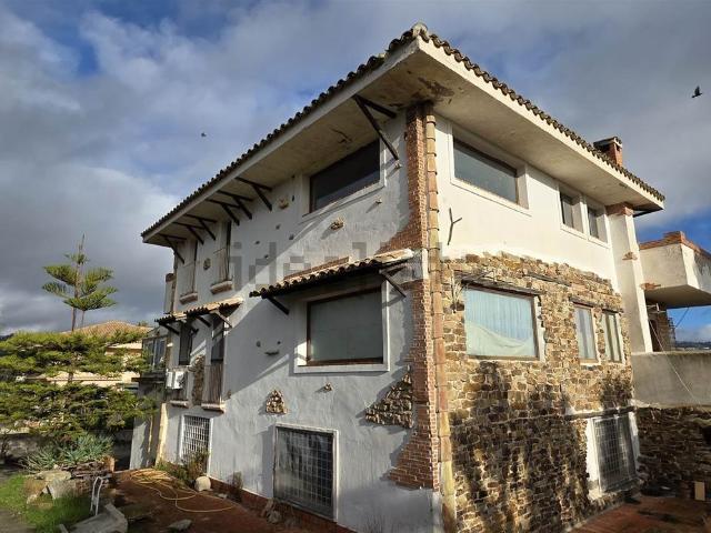 Casa in vendita a Caltanissetta, Sicilia