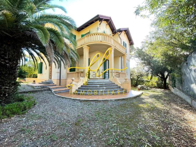 Casa in vendita a Quercianella, Livorno