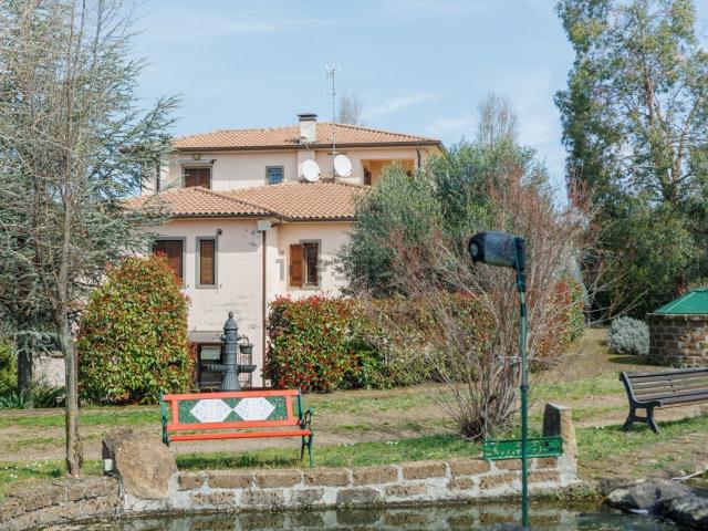 Casa in vendita a Viterbo, Lazio