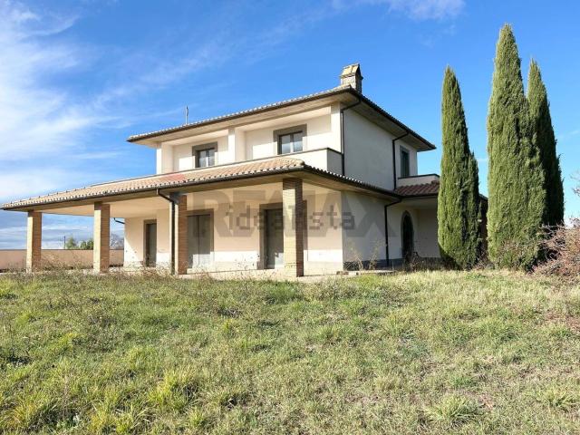 Casa in vendita a Viterbo, Lazio