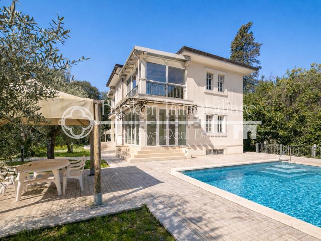 Casa in vendita a Camaiore, Toscana