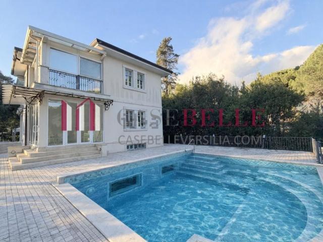 Casa in vendita a Camaiore, Toscana