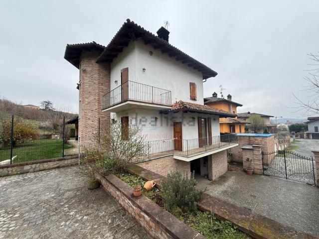 Casa in vendita a Piemonte, Asti